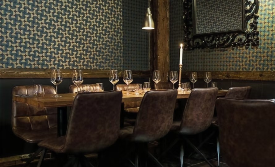 Restaurant Tight
